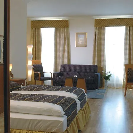 Hotel Grandhotel Zvon 4*