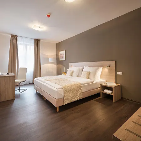 Hotel Grandhotel Zvon 4*