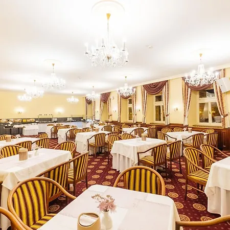 Отель Grandhotel Zvon 4*