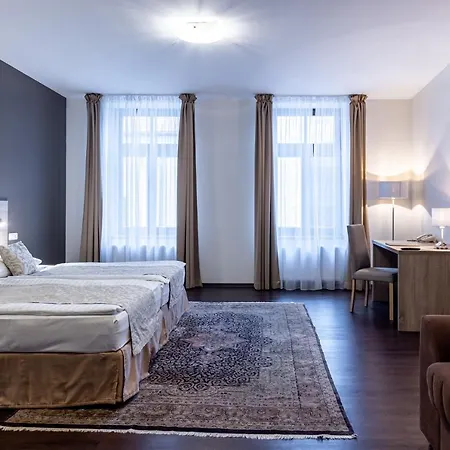 Отель Grandhotel Zvon 4*