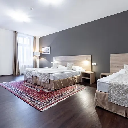 Отель Grandhotel Zvon 4*