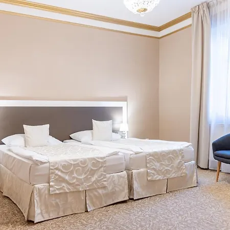 Grandhotel Zvon Отель