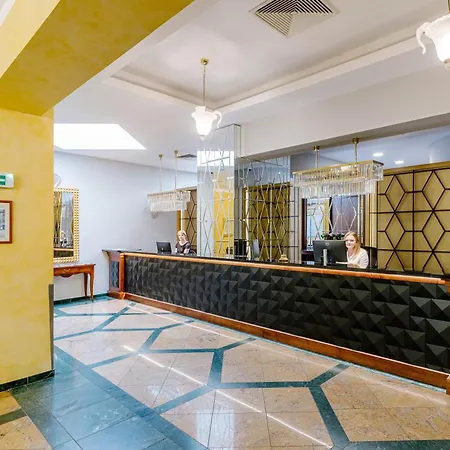 Отель Grandhotel Zvon 4*