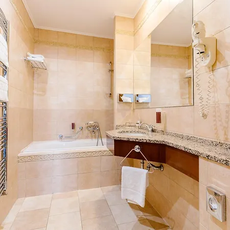 Grandhotel Zvon 4*