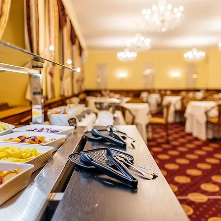 Hotel Grandhotel Zvon 4*