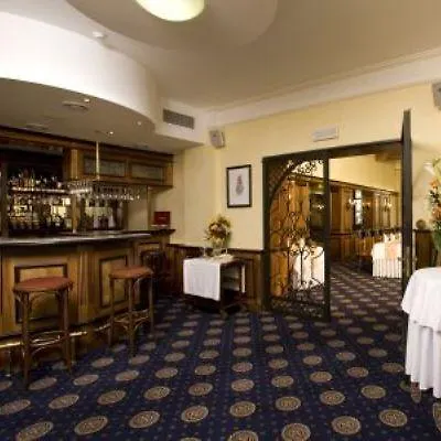 Grandhotel Zvon Отель